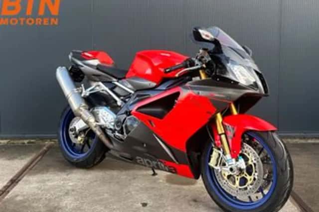 APRILIA RSV 1000 R Factory (2006) thumbnail 2