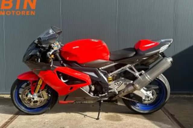 APRILIA RSV 1000 R Factory (2006) thumbnail 4