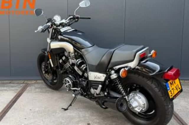 Yamaha VMX 1200 (1996) thumbnail 5