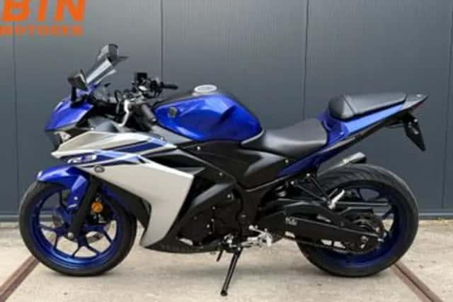 Yamaha YZF-R3 (2019) thumbnail 4