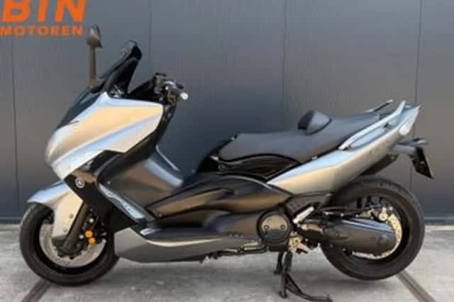 Yamaha Tmax (2011) thumbnail 4