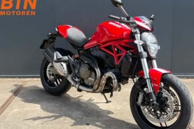 Ducati Monster 821 Stripe (2015) thumbnail 2