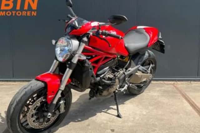 Ducati Monster 821 Stripe (2015) thumbnail 3