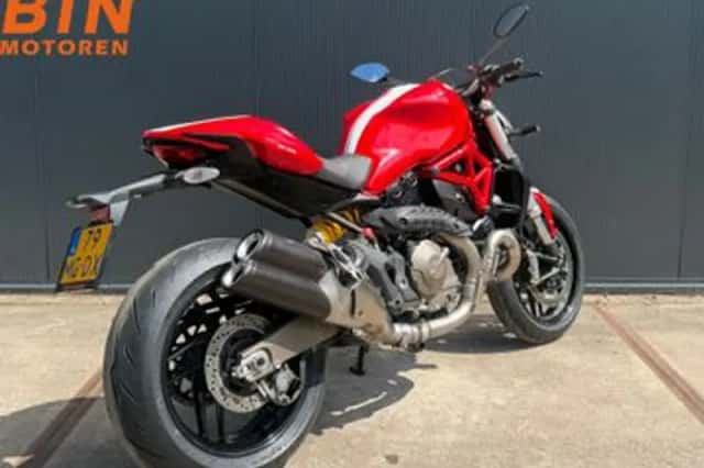 Ducati Monster 821 Stripe (2015) thumbnail 6