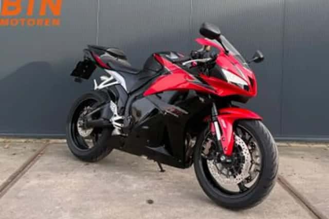 Honda CBR600RR (2010) thumbnail 3