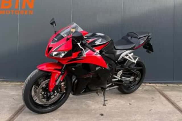 Honda CBR600RR (2010) thumbnail 4