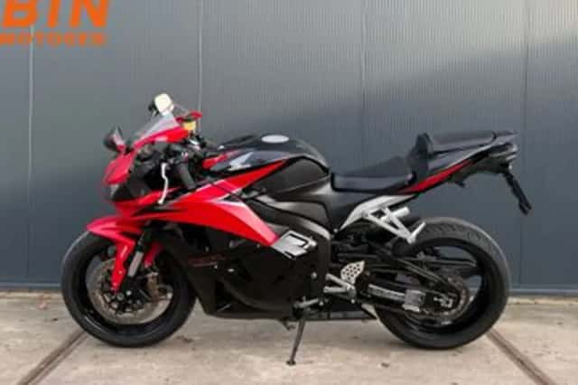 Honda CBR600RR (2010) thumbnail 5