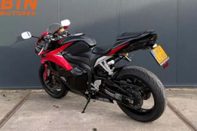 Honda CBR600RR (2010) thumbnail 6