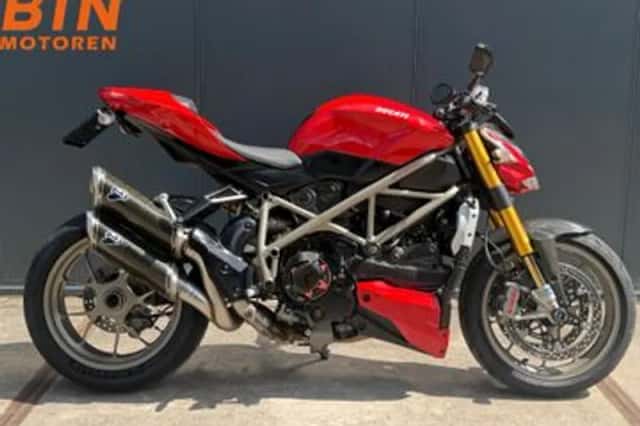 Ducati Streetfighter (2010) thumbnail 2