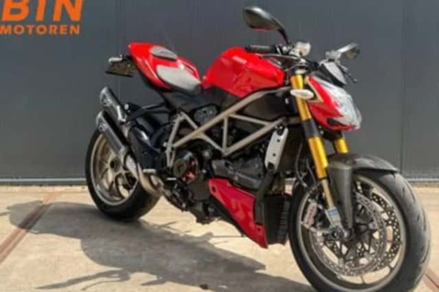 Ducati Streetfighter (2010) thumbnail 3
