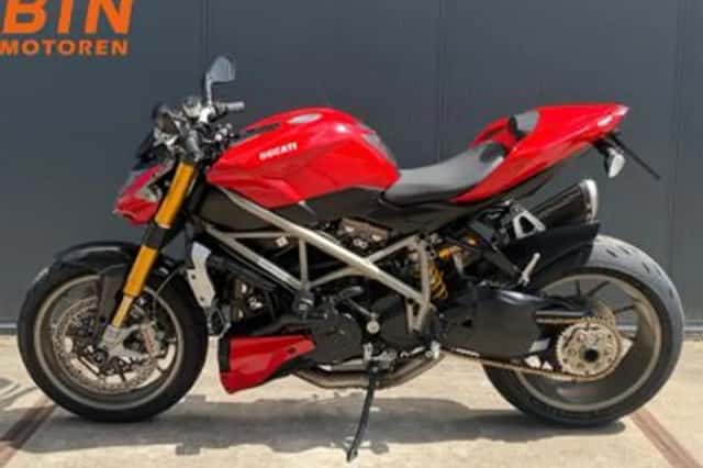 Ducati Streetfighter (2010) thumbnail 5