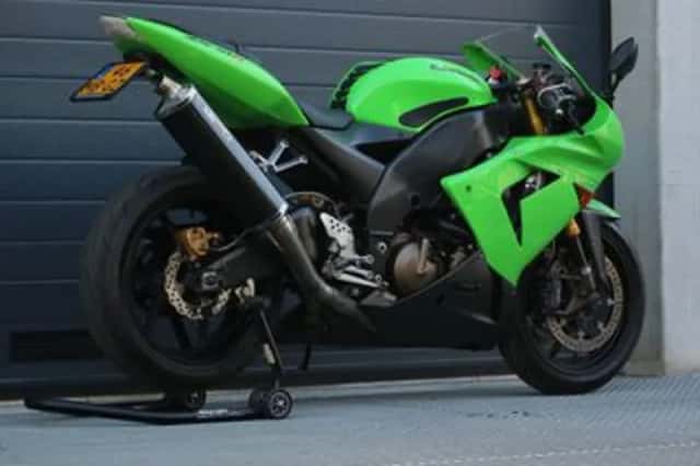 KAWASAKI ZX 10R Powercommander/Quickshifter A2 mogelijk (2005) thumbnail 3