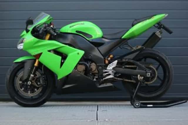 KAWASAKI ZX 10R Powercommander/Quickshifter A2 mogelijk (2005) thumbnail 5