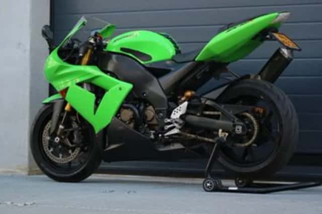 KAWASAKI ZX 10R Powercommander/Quickshifter A2 mogelijk (2005) thumbnail 6