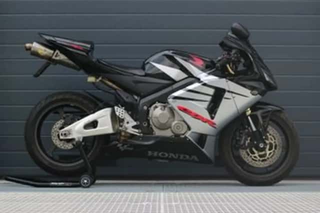 Honda CBR 600 RR A2 mogelijk (2005) thumbnail 2