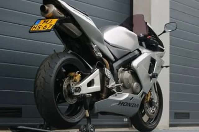 Honda CBR 600 RR A2 mogelijk (2003) thumbnail 3