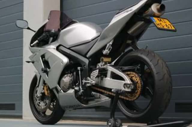 Honda CBR 600 RR A2 mogelijk (2003) thumbnail 6