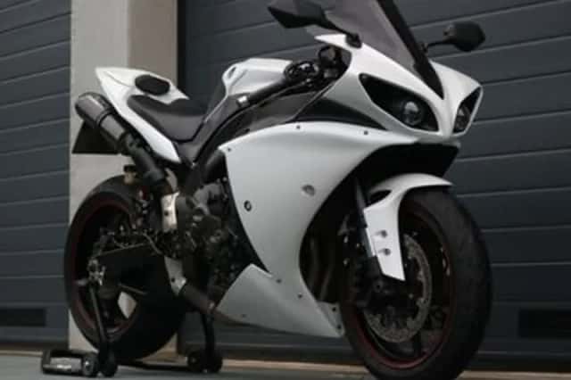 YAMAHA YZF R1 (2011) thumbnail 1