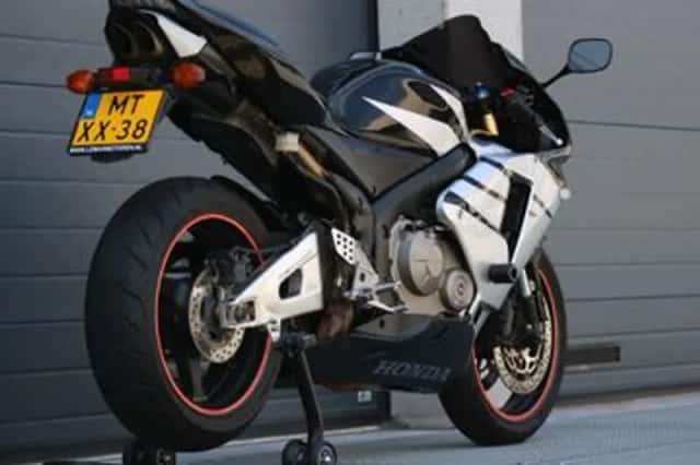 Honda CBR 600 RR A2 mogelijk (2005) thumbnail 3
