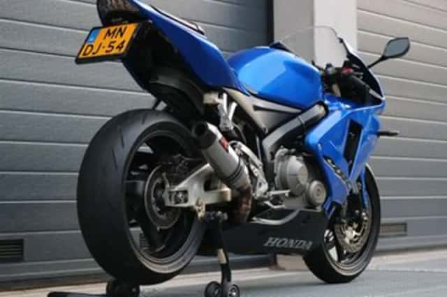 Honda CBR600RR (2005) thumbnail 3