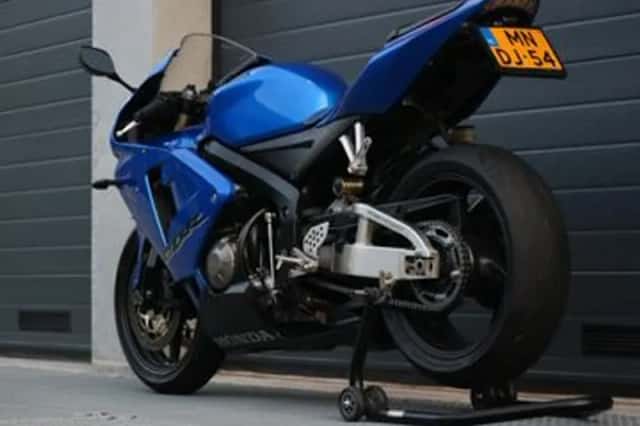 Honda CBR600RR (2005) thumbnail 6