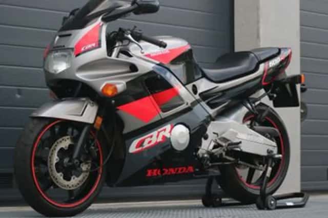 Honda CBR600F (1993) thumbnail 4