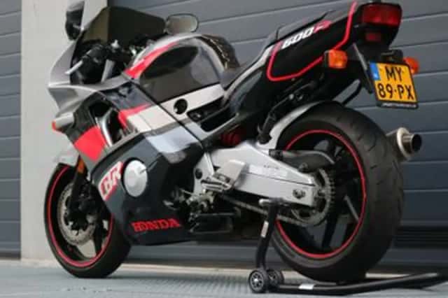 Honda CBR600F (1993) thumbnail 6