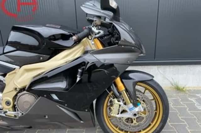 Aprilia RSV 1000 R Factory (2007) thumbnail 2