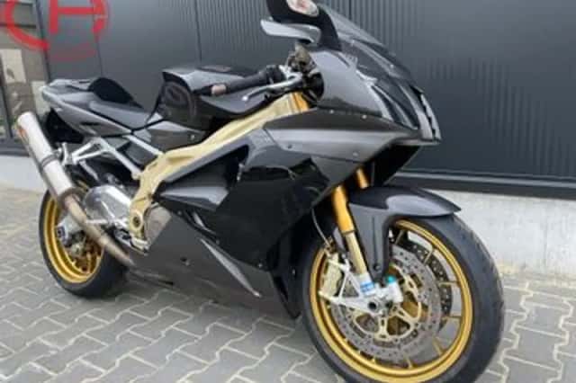 Aprilia RSV 1000 R Factory (2007) thumbnail 5