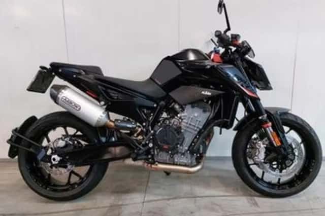 KTM 890 DUKE (2022) thumbnail 1