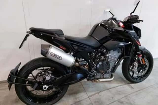 KTM 890 DUKE (2022) thumbnail 2