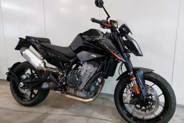 KTM 890 DUKE (2022) thumbnail 3