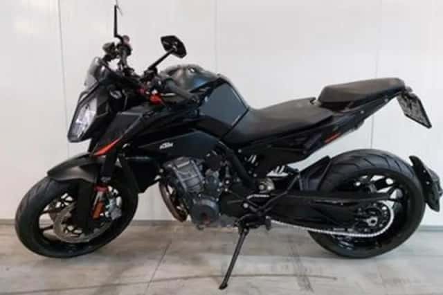 KTM 890 DUKE (2022) thumbnail 4