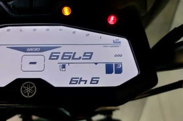 YAMAHA MT 07 ABS (2018) thumbnail 5