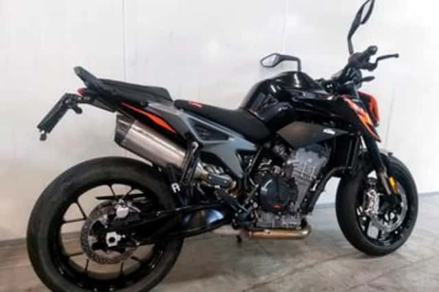 KTM 790 Duke (2023) thumbnail 2