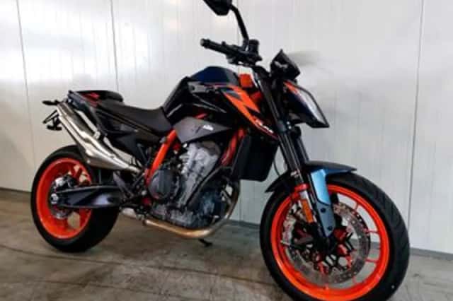 KTM 890 Duke (2023) thumbnail 3