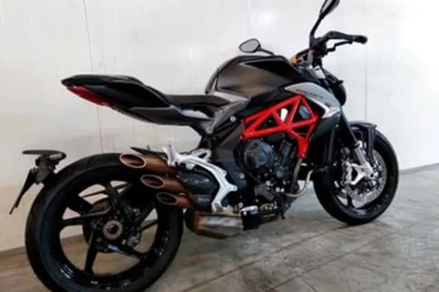 MV Agusta Brutale 800 (2016) thumbnail 2