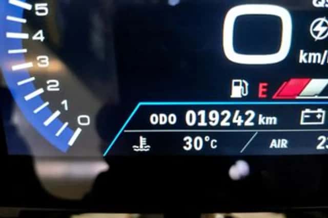 Suzuki V-Strom 1050 (2023) thumbnail 4