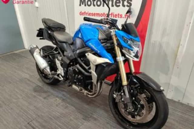 Suzuki GSR750 (2012) thumbnail 2