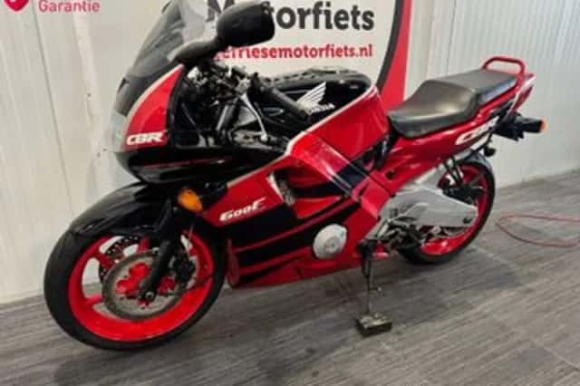Honda CBR600F (1991) thumbnail 6