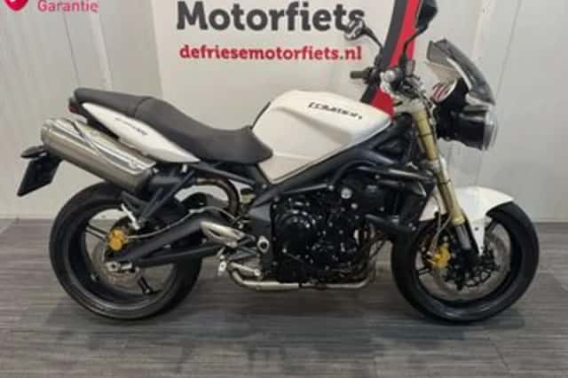 Triumph Street Triple 675 (2011) thumbnail 1