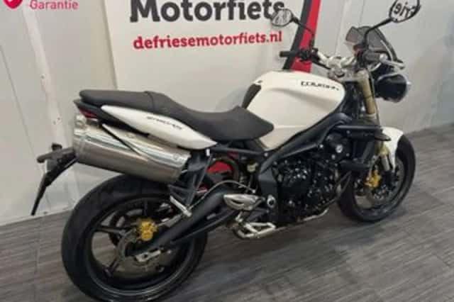 Triumph Street Triple 675 (2011) thumbnail 3