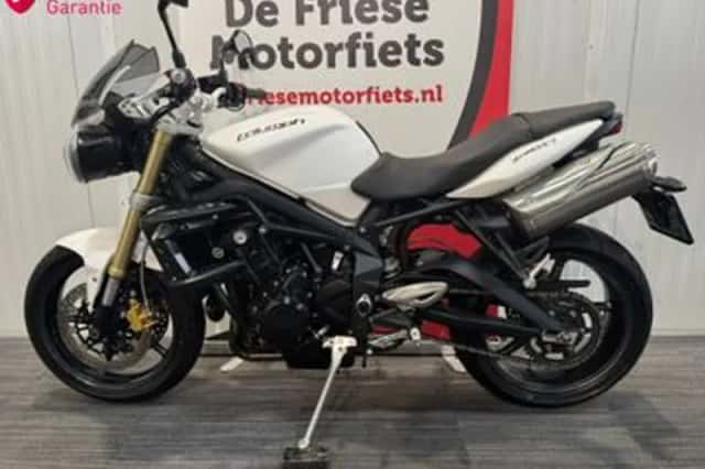 Triumph Street Triple 675 (2011) thumbnail 4