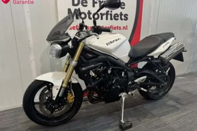 Triumph Street Triple 675 (2011) thumbnail 6