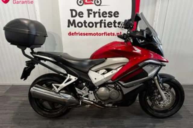 Honda VFR 800 X Crossrunner (2013) thumbnail 1
