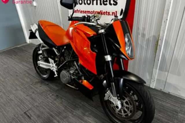 KTM 990 Super Duke (2005) thumbnail 2