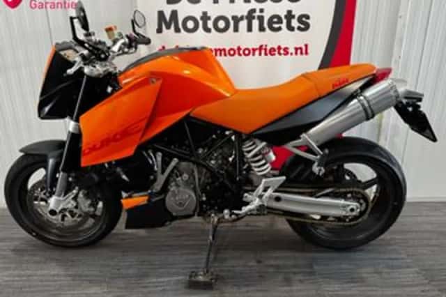 KTM 990 Super Duke (2005) thumbnail 4
