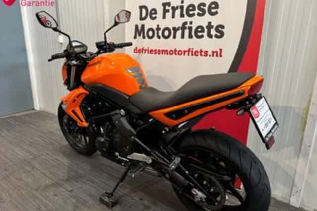 Kawasaki Er-6n (2012) thumbnail 5