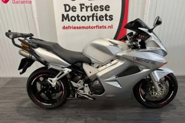Honda VFR 800 FI (2003) thumbnail 1