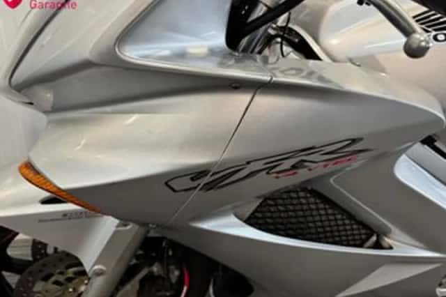 Honda VFR 800 FI (2003) thumbnail 5